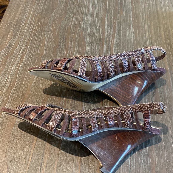 Seychelles, ladies shoes, brown leather upper in size 8. - Picture 3 of 9